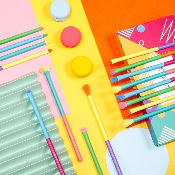 Docolor Eye Makeup 16pcs Colorful Eyeshadow Syanthic Hair Makeup Brush Set - Picture 8 of 15